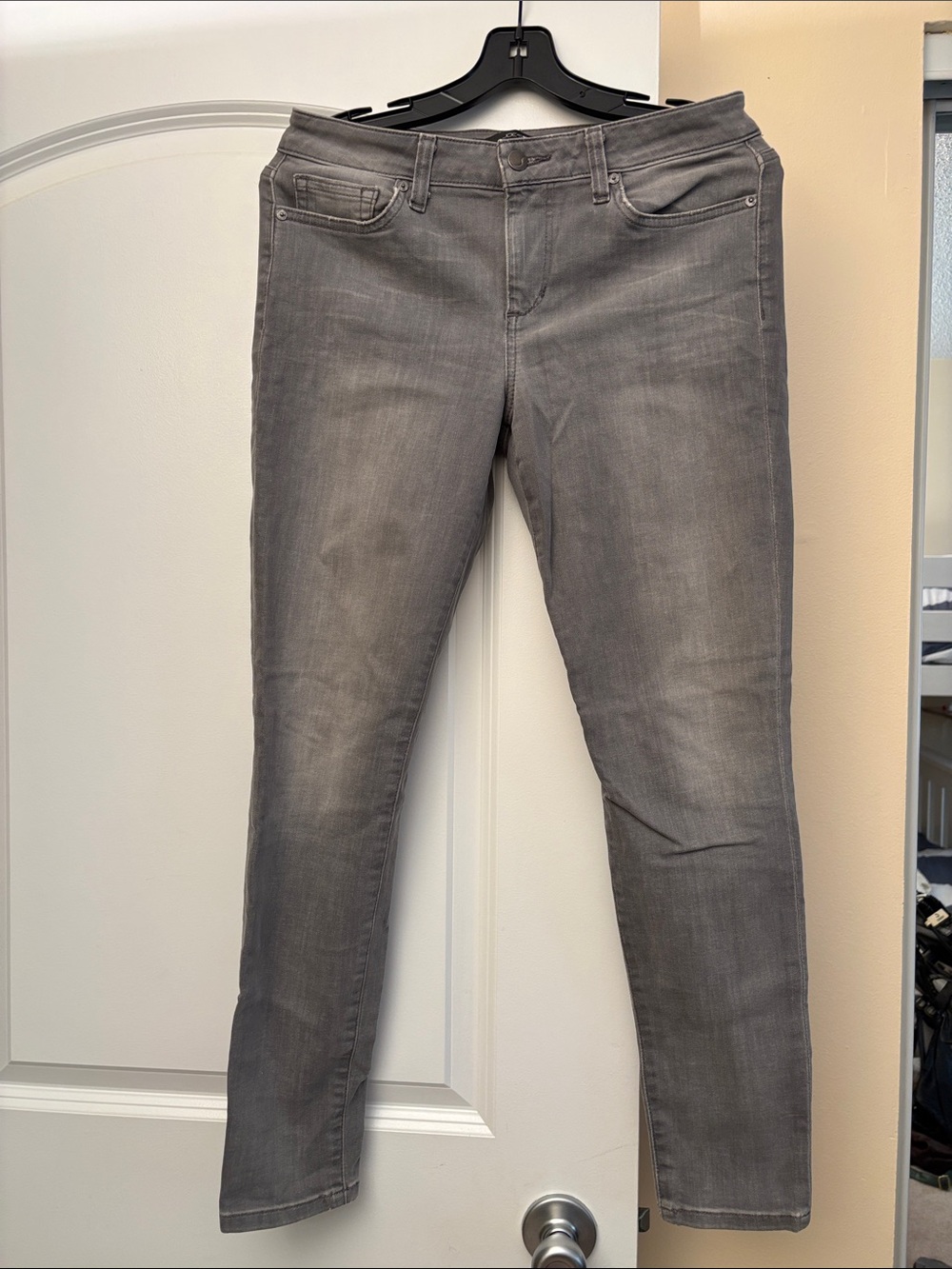 Joe’s Women’s Slim Fit Gray Jeans - size 29